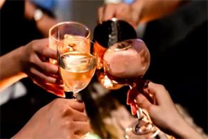 饭局酒桌攻心计,教你玩转饭局